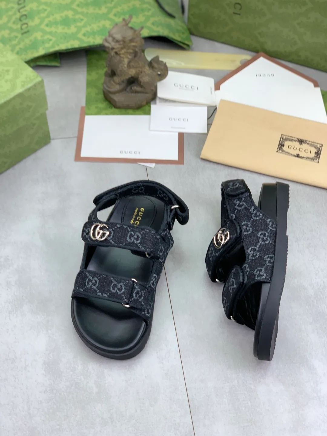 Men's Men's Shoes 💰P460💰【New Style】High Version 🎁🎁🎁 GUCCI New Year of the Snake casual slippers, original official website, perfect workmanship, transmitting a kind of noble luxury, sublimating its definition of luxury in Gucci's high-end extraordinary craftsmanship. Original Gucci double G combination outsole, code number: 35-45, complete package